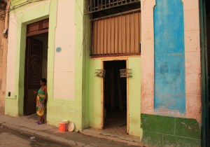 Habana Vieja street scene