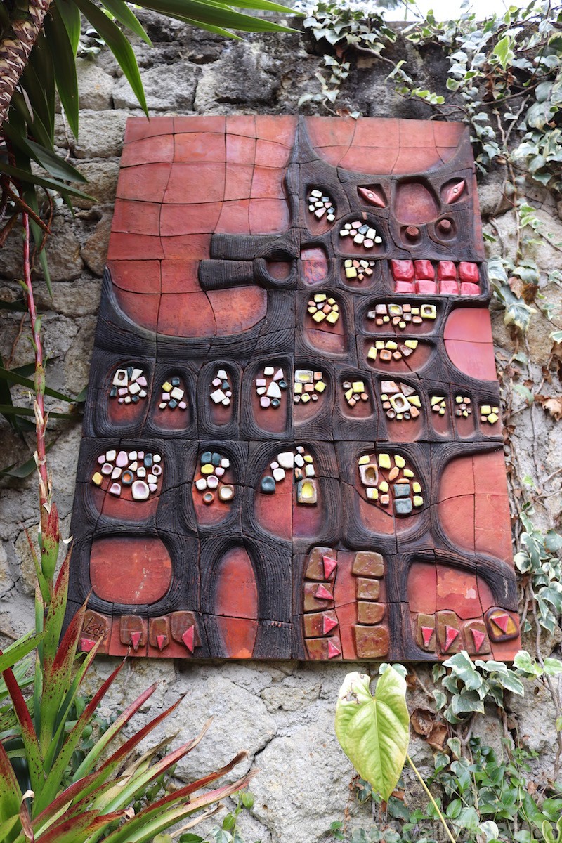 Ceramic art by Eduardo Vega